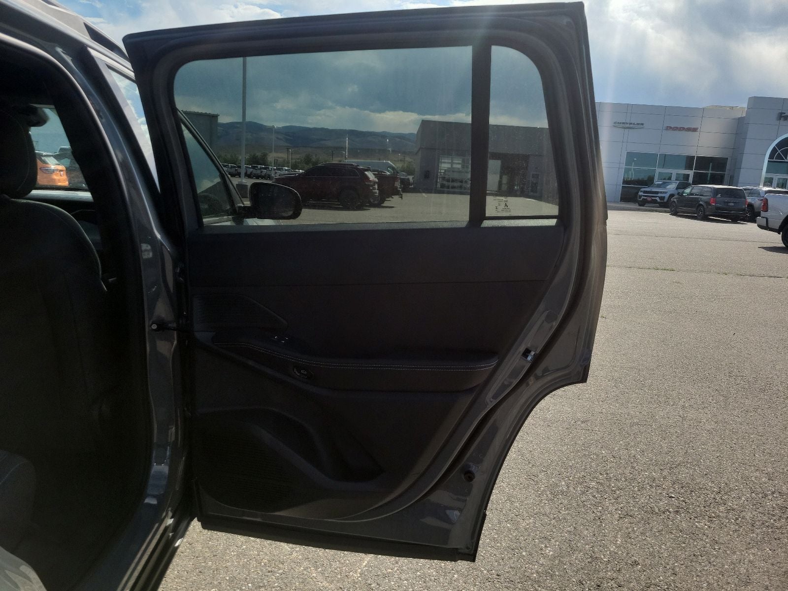 2026 Jeep Cherokee Laredo