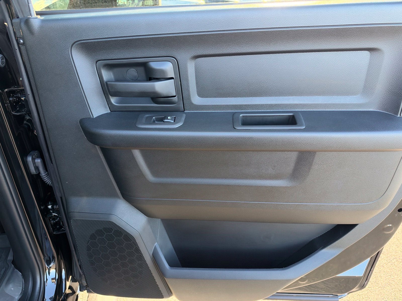 2027 RAM 2500 2500 TRADESMAN CREW CAB 4X4 6'4' BOX