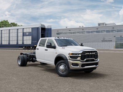 2027 RAM 5500HD 5500 TRADESMAN CHASSIS CREW CAB 4X4 84' CA