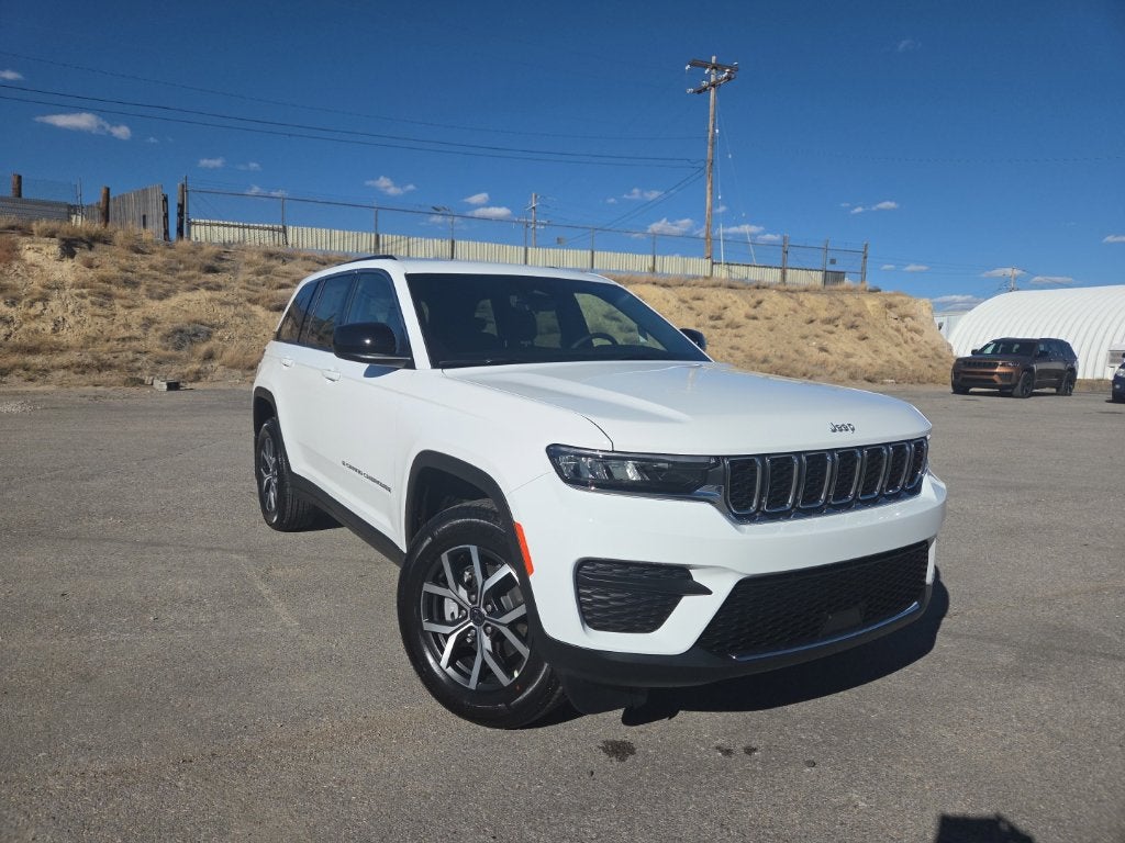 2027 Jeep Grand Cherokee Laredo X