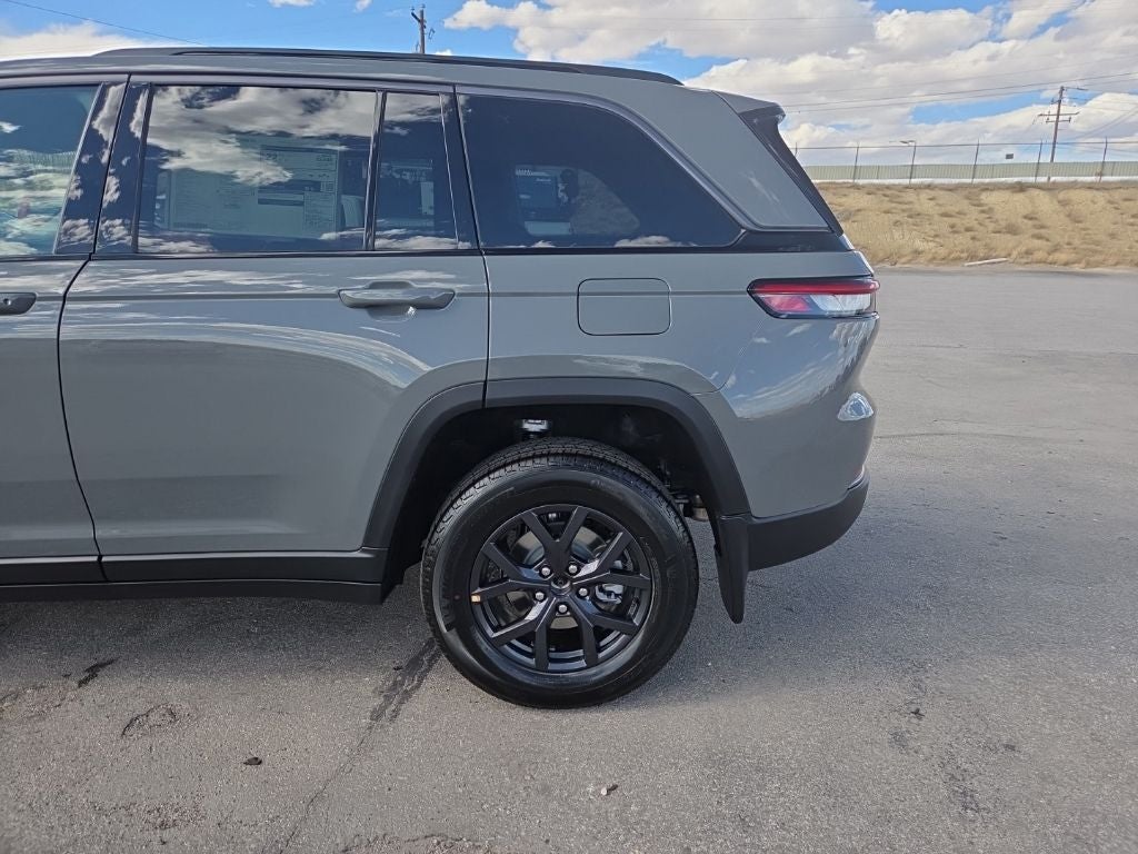 2027 Jeep Grand Cherokee Altitude