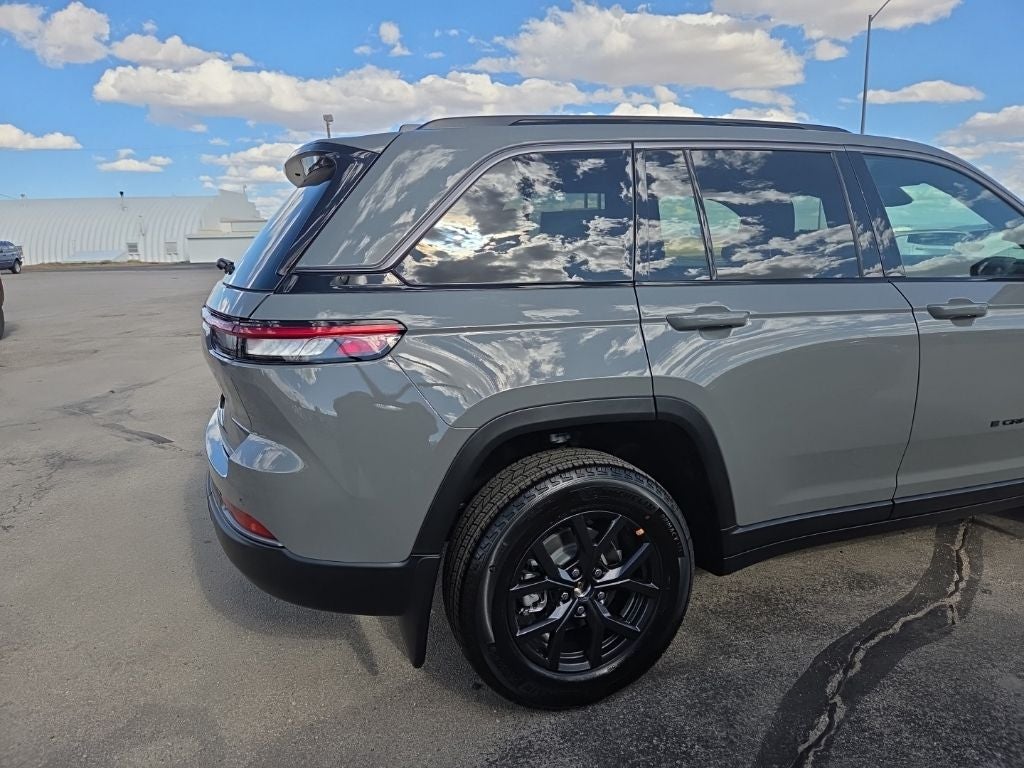 2027 Jeep Grand Cherokee Altitude