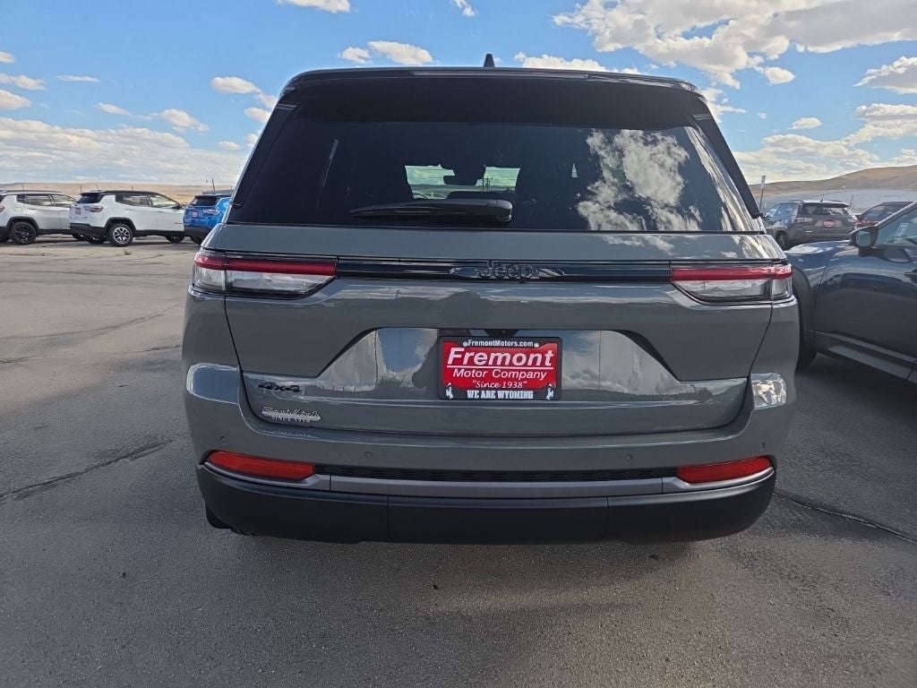 2027 Jeep Grand Cherokee Altitude