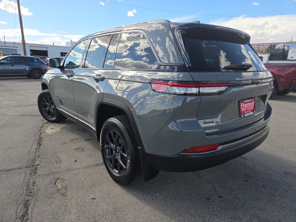 2027 Jeep Grand Cherokee Altitude