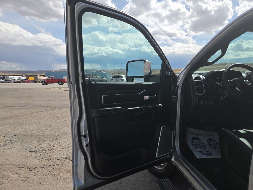 2027 RAM 3500 Laramie DRW