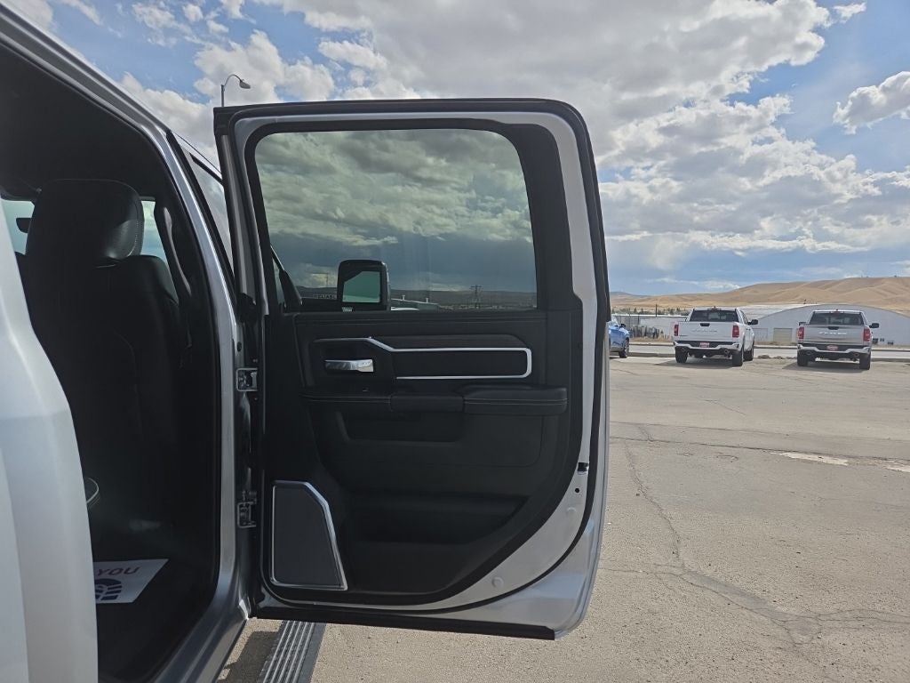 2027 RAM 3500 Laramie DRW