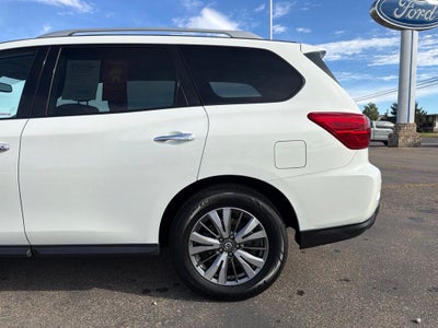2020 Nissan Pathfinder SL