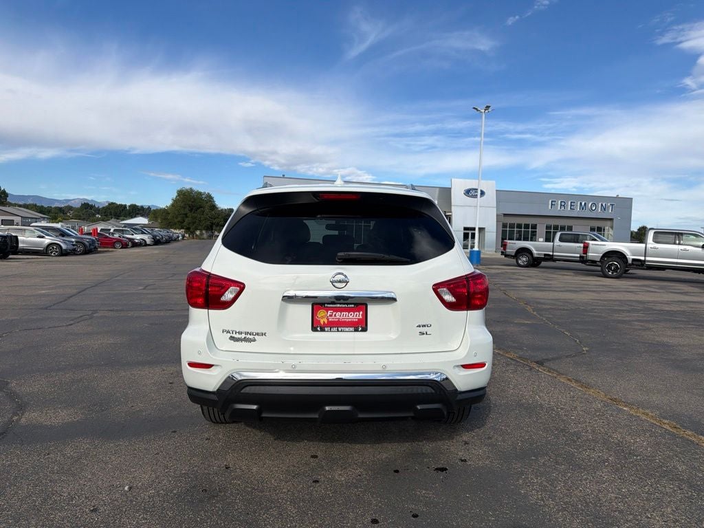 2020 Nissan Pathfinder SL