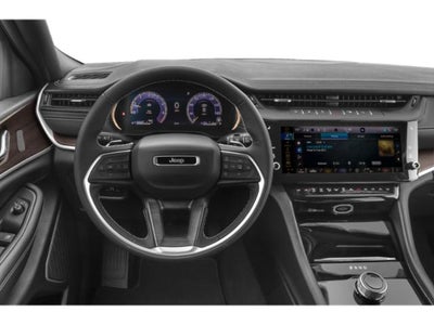 2027 Jeep Grand Cherokee Laredo