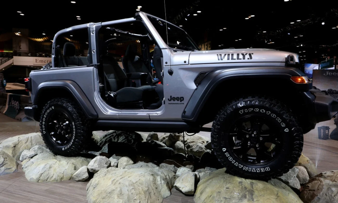Jeep with enhanced visibility